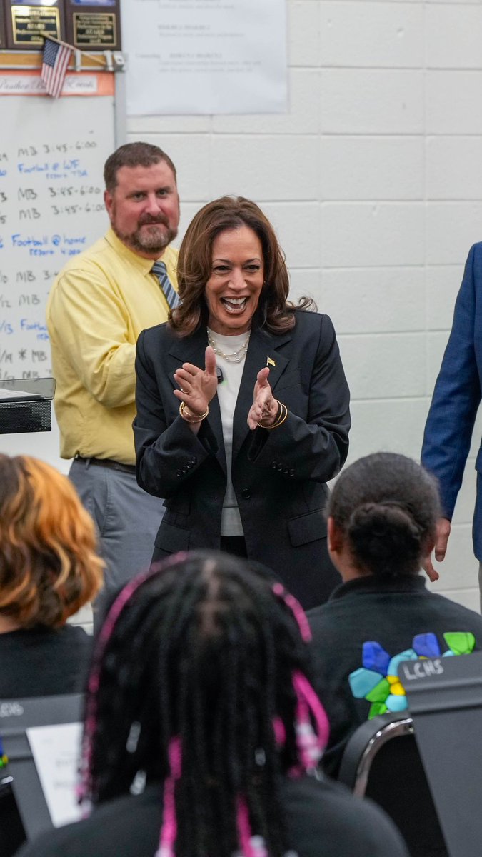 Kamala Harris (@KamalaHarris)